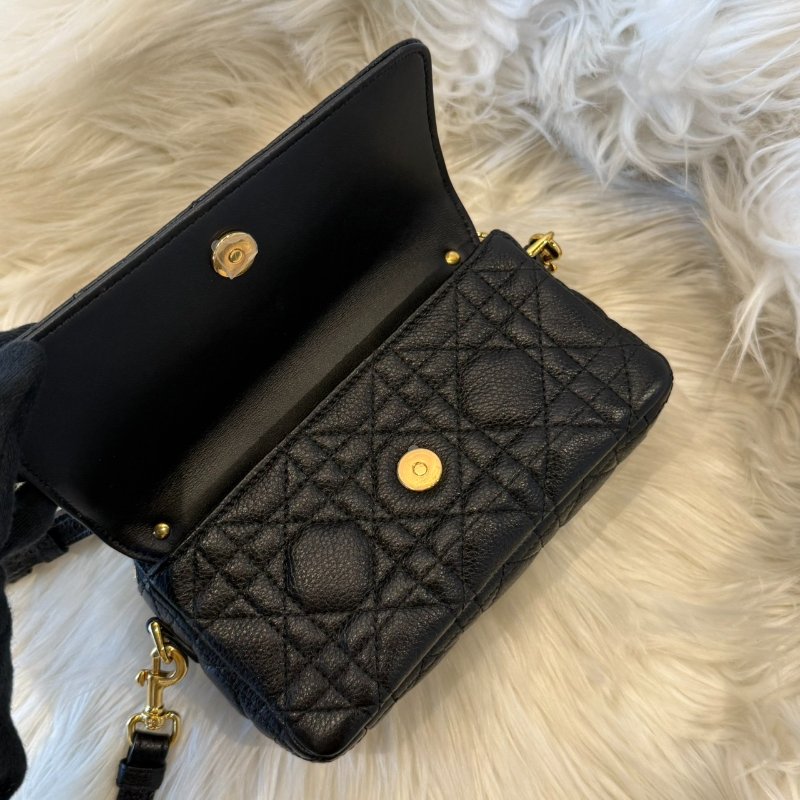 Dior Caro Pouch 斜背包 黑色金扣-4