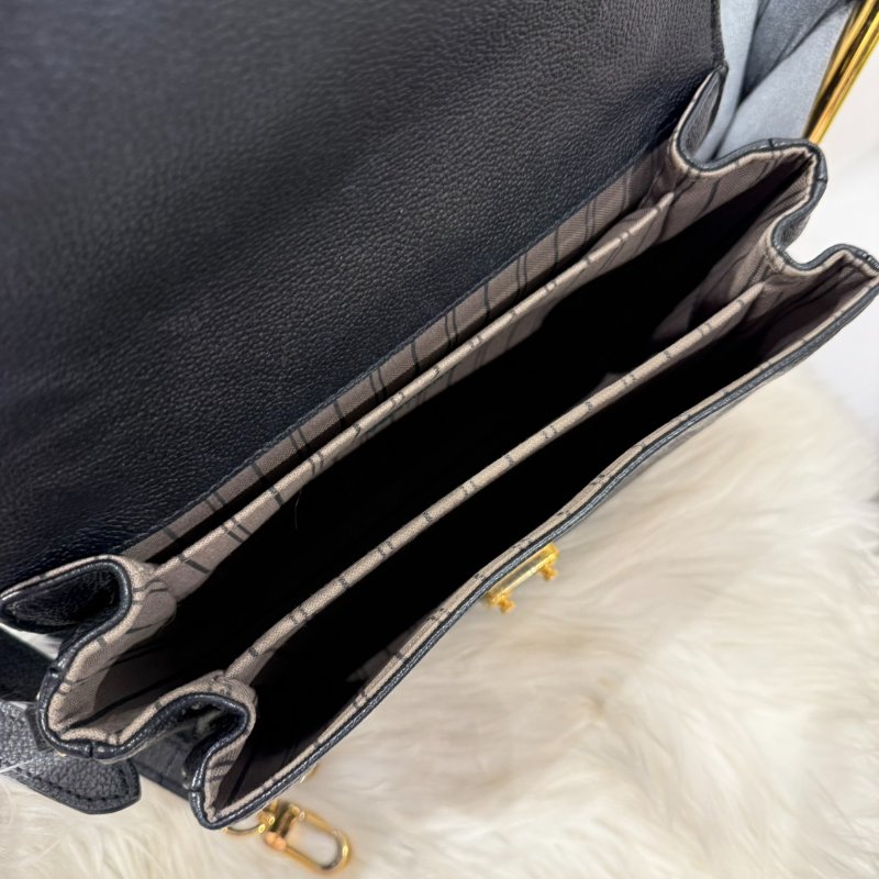 LV  POCHETTE METIS 黑壓紋郵差包-5