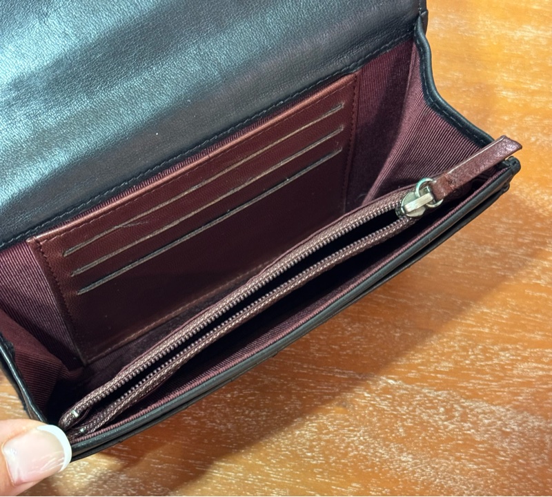 Chanel 黑色 羊皮 銀色CC logo 小錢包-9