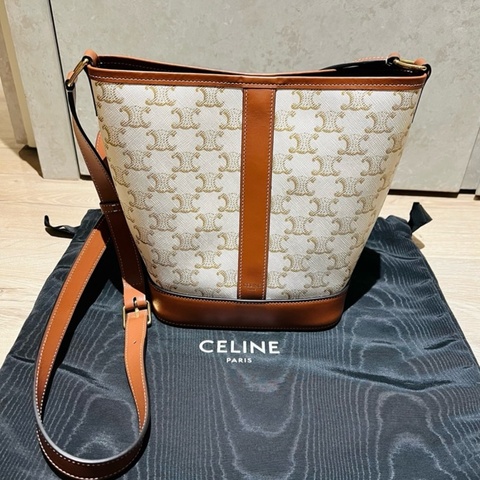 Celine 凱旋門滿版白老花水桶包 小號