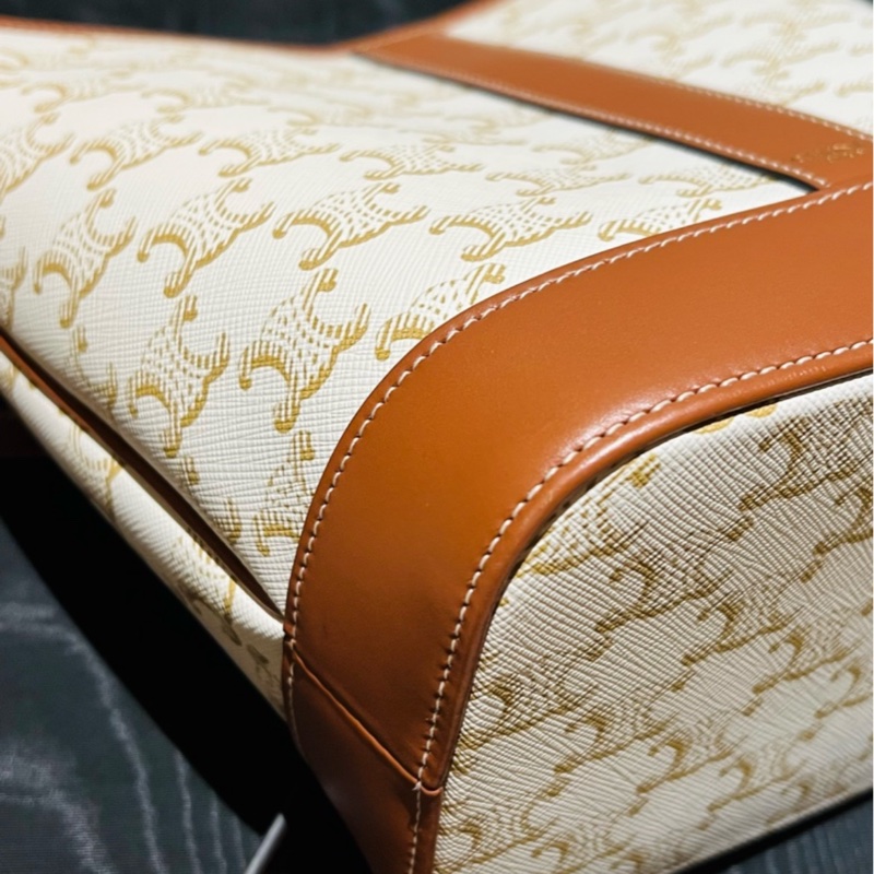 Celine 凱旋門滿版白老花水桶包 小號-2