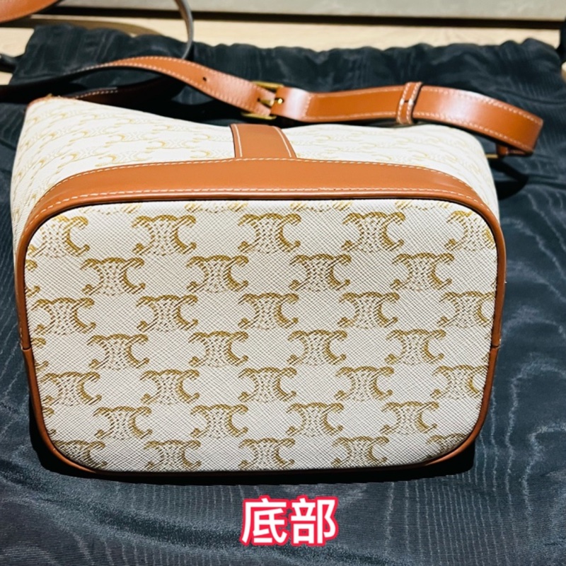 Celine 凱旋門滿版白老花水桶包 小號-7