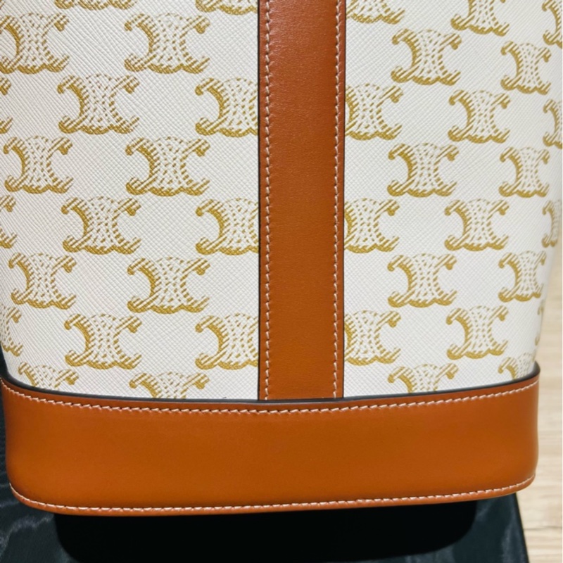 Celine 凱旋門滿版白老花水桶包 小號-8