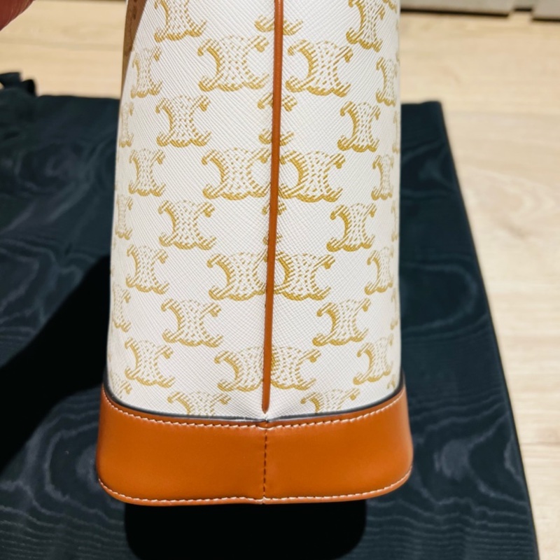 Celine 凱旋門滿版白老花水桶包 小號-9