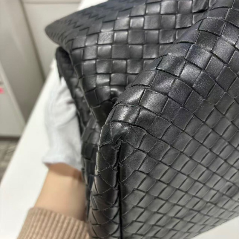 「JL精品代購」bottega veneta BV黑色羊皮編織手提通勤托特包-11