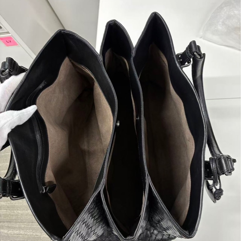 「JL精品代購」bottega veneta BV黑色羊皮編織手提通勤托特包-15