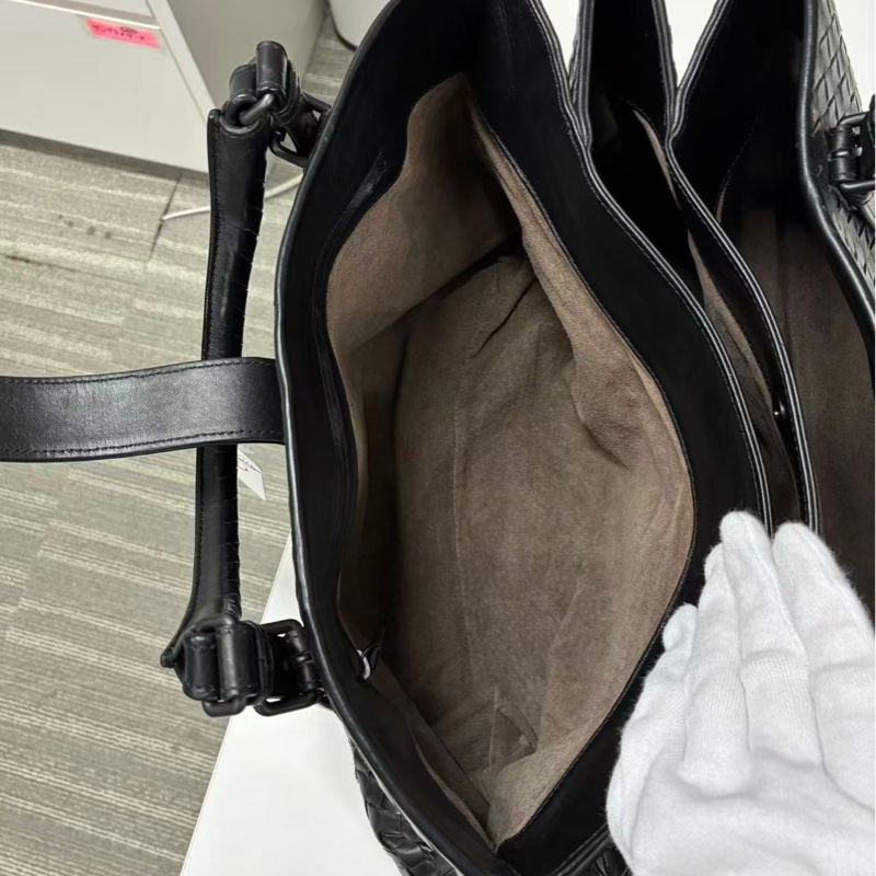 「JL精品代購」bottega veneta BV黑色羊皮編織手提通勤托特包-19