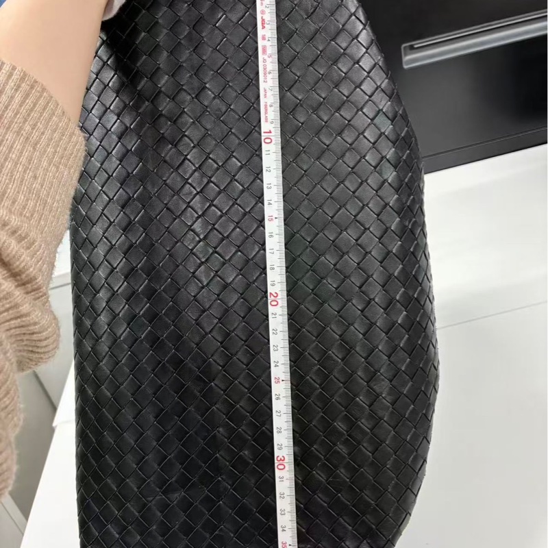 「JL精品代購」bottega veneta BV黑色羊皮編織手提通勤托特包-22