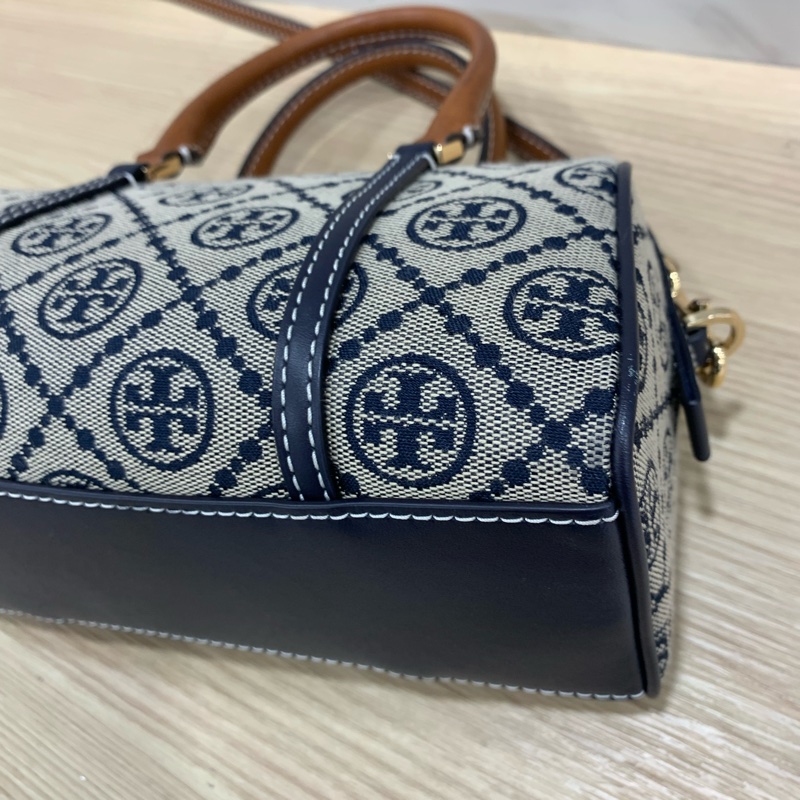 Tory Burch T-Monogram 迷你波士頓/酒桶包-5