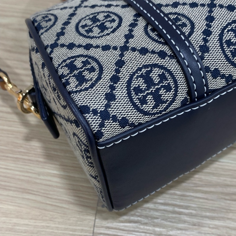 Tory Burch T-Monogram 迷你波士頓/酒桶包-7