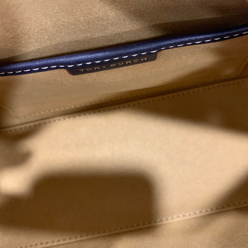 Tory Burch T-Monogram 迷你波士頓/酒桶包-15