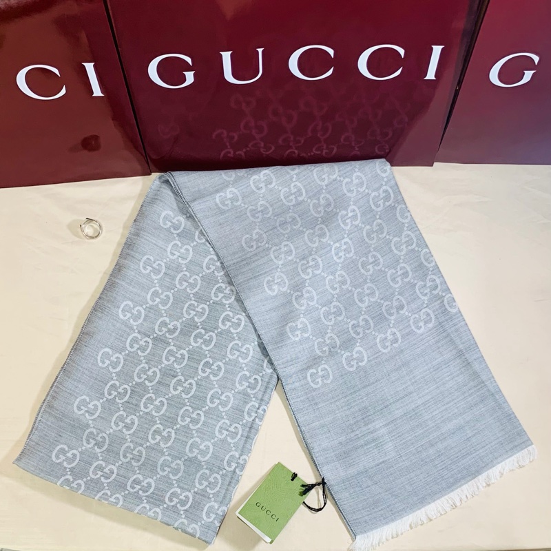 ‼️全台最甜 全新含吊牌 Gucci 古馳 淺灰老花滿版雙色 羊毛圍巾 披肩-2