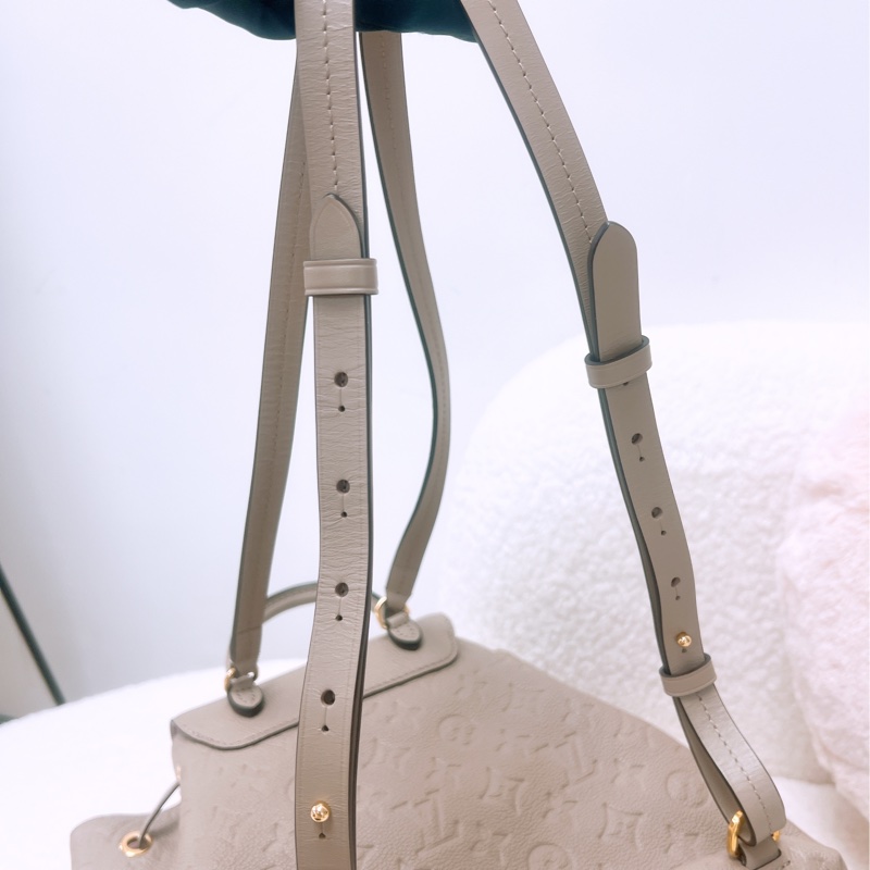 Lv montsouris pm 灰色老花背包/雙肩包-6