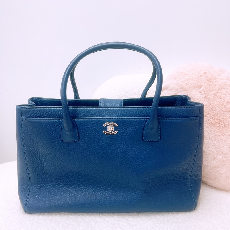 Chanel executive 深藍色手提包/肩背包-0
