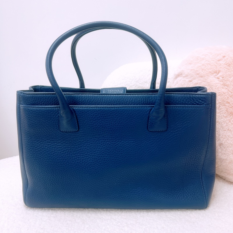 Chanel executive 深藍色手提包/肩背包-1