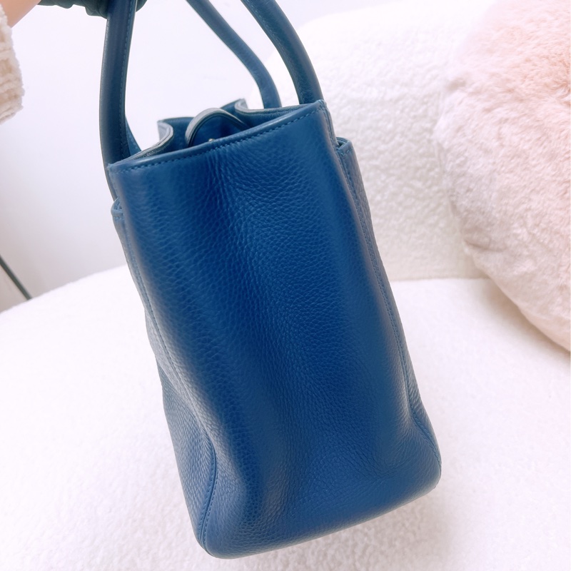 Chanel executive 深藍色手提包/肩背包-3