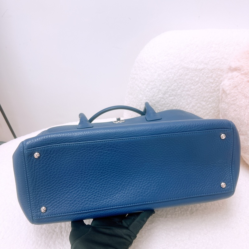 Chanel executive 深藍色手提包/肩背包-4