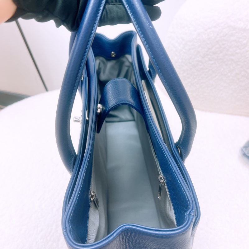 Chanel executive 深藍色手提包/肩背包-7