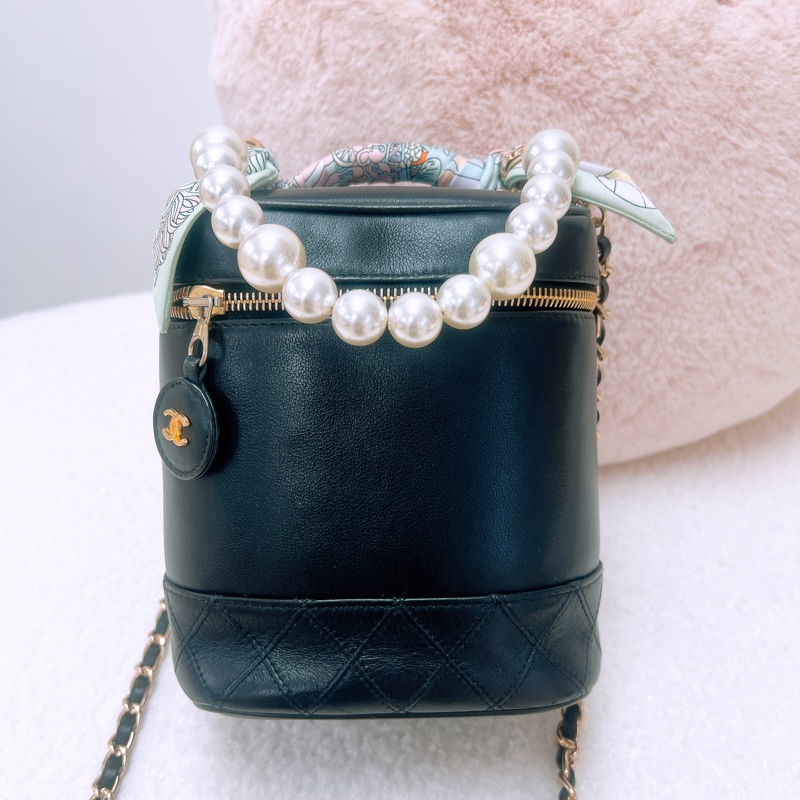 Chanel 黑金中古化妝包/斜挎包-0