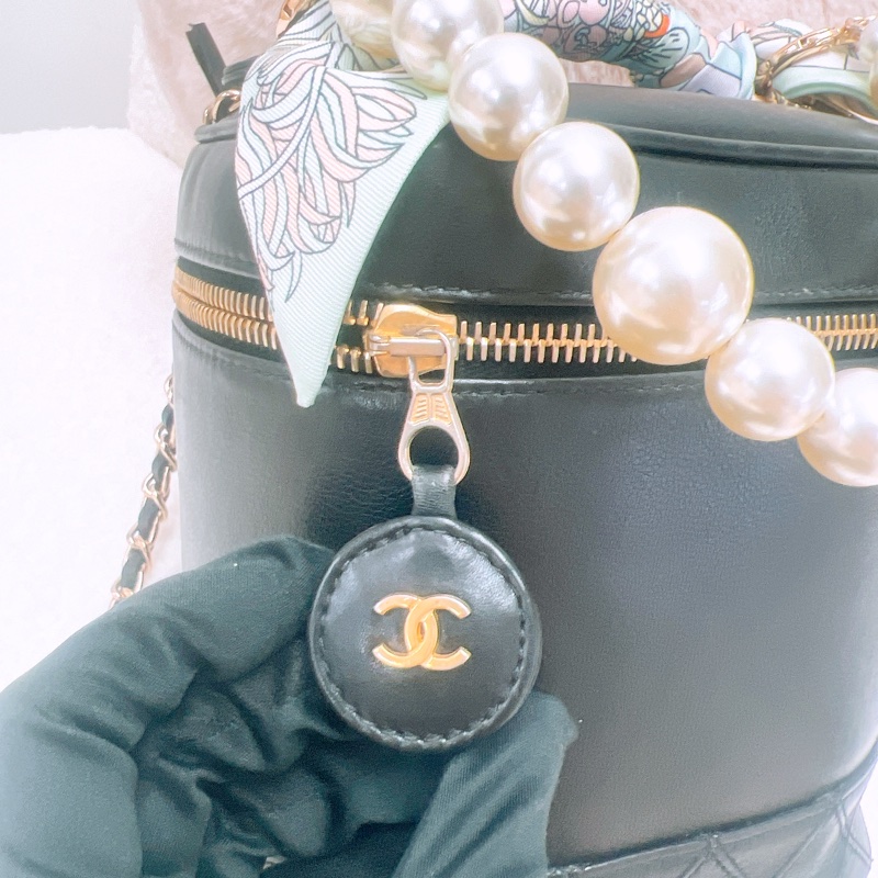 Chanel 黑金中古化妝包/斜挎包-1