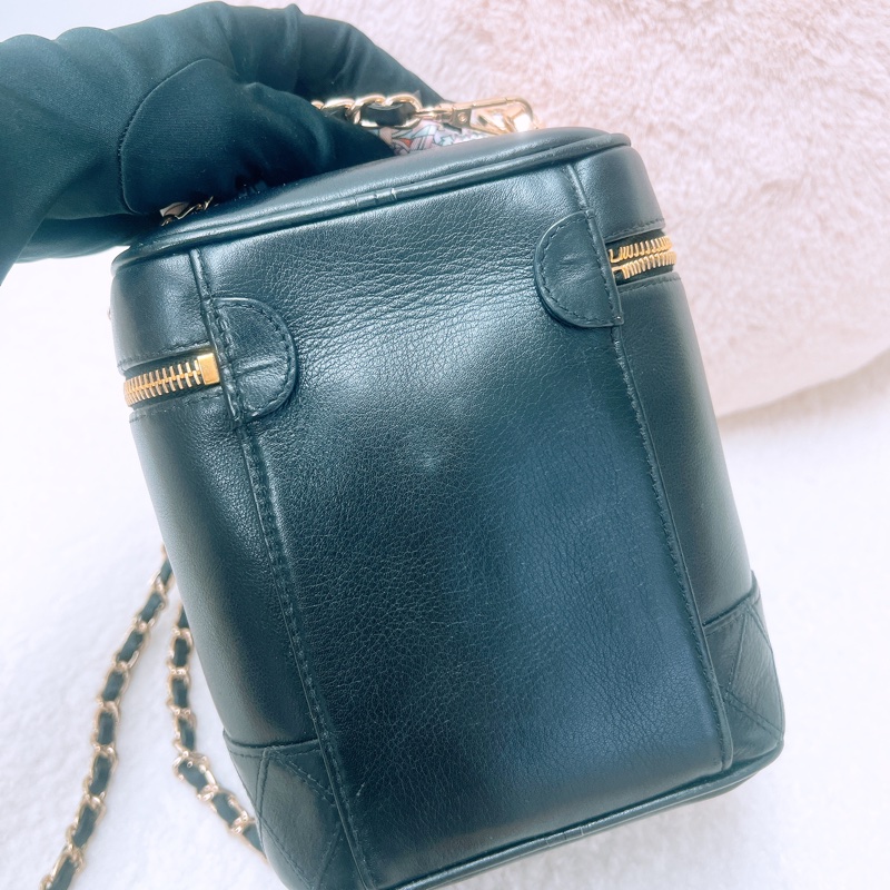 Chanel 黑金中古化妝包/斜挎包-6