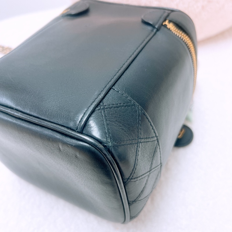 Chanel 黑金中古化妝包/斜挎包-9