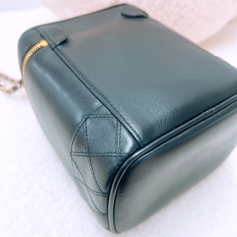 Chanel 黑金中古化妝包/斜挎包-10