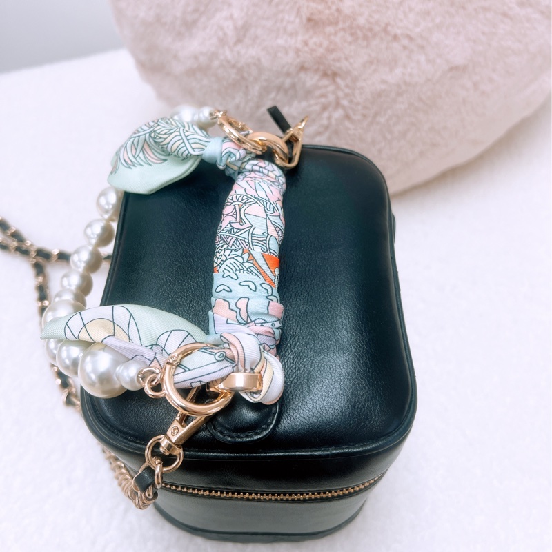 Chanel 黑金中古化妝包/斜挎包-12