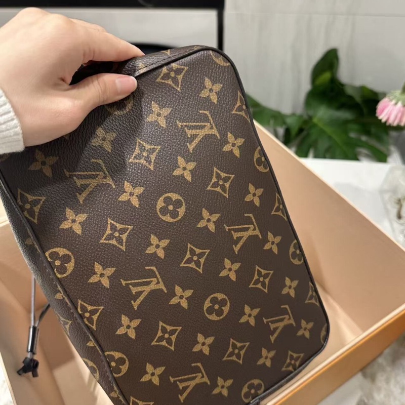 【經典款式✨全網最低價】LV 老花拼黑色抽繩水桶包-2