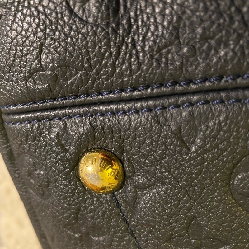 lv artsy mm 壓紋 皮革 經典 全黑 皮革 肩背包 手提包 近全新-11