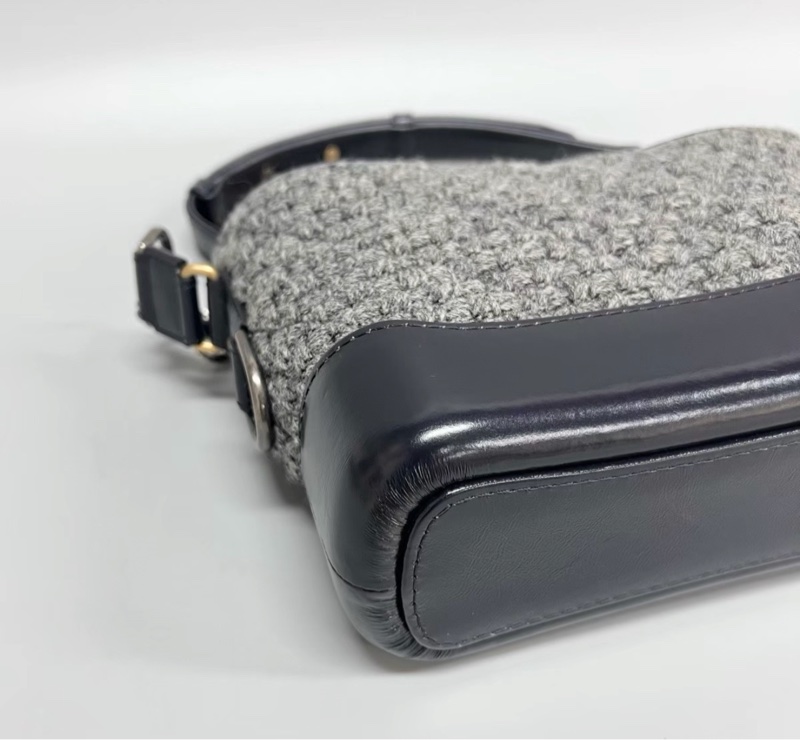 【96新 ✨ 全網最甜價！】Chanel香奈兒 黑白 毛呢拼皮 Gabrielle小號流浪包（下單前先詢問庫存❗️）-4