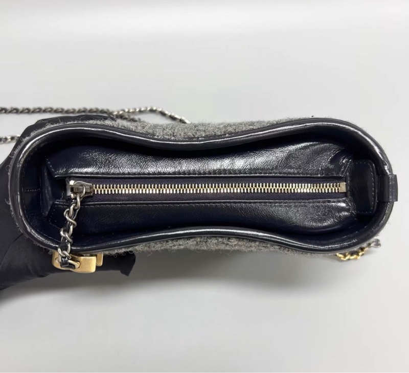 【96新 ✨ 全網最甜價！】Chanel香奈兒 黑白 毛呢拼皮 Gabrielle小號流浪包（下單前先詢問庫存❗️）-7