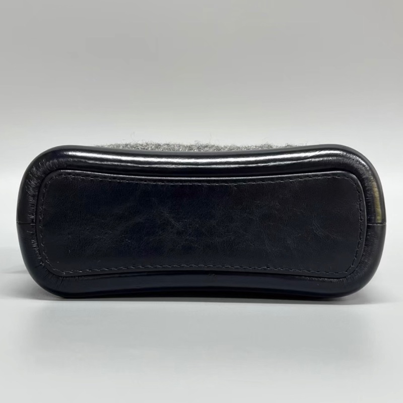 【96新 ✨ 全網最甜價！】Chanel香奈兒 黑白 毛呢拼皮 Gabrielle小號流浪包（下單前先詢問庫存❗️）-11