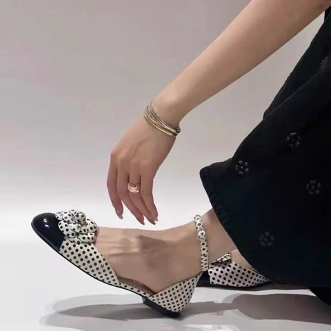 【超美山茶花✨經典黑白配🤍🖤復古不過時】Chanel香奈兒 山茶花波點平底鞋