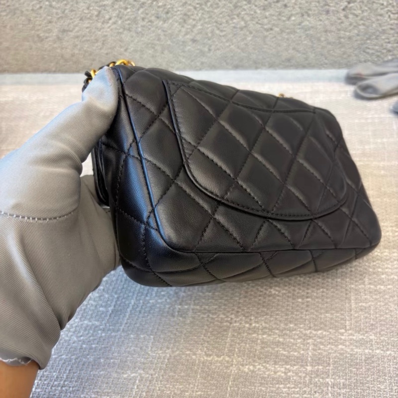 【99新 ✨ 全網最甜價！】特價 Chanel香奈兒22B琺瑯肩帶方胖子 黑金羊皮 晶片新款 （下單前先詢問庫存❗️）-4