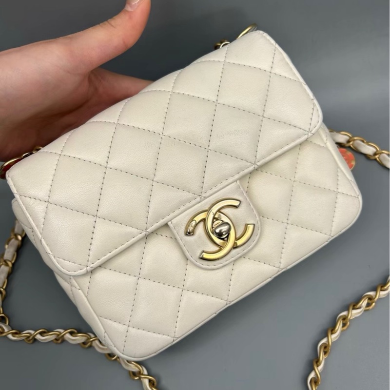 【92新 ✨ 全網最甜價!】晶片新款 Chanel香奈兒23C 琺瑯金幣 鏈條 方胖子 白色羊皮 (下單前先詢問庫存❗️)-1