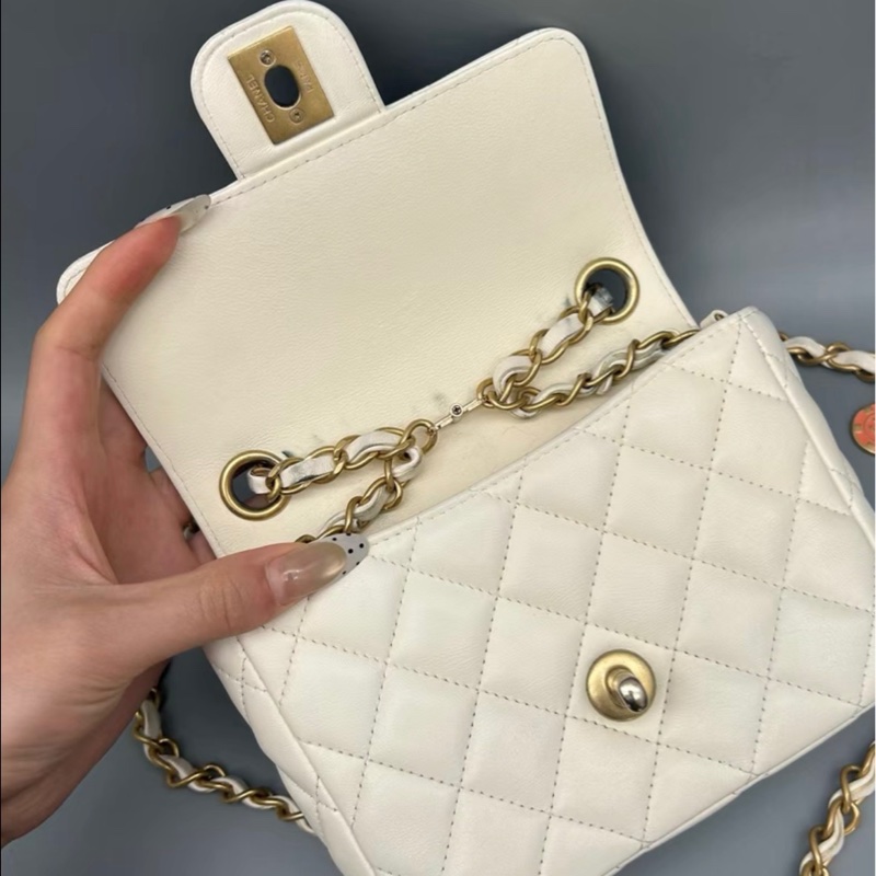 【92新 ✨ 全網最甜價!】晶片新款 Chanel香奈兒23C 琺瑯金幣 鏈條 方胖子 白色羊皮 (下單前先詢問庫存❗️)-8