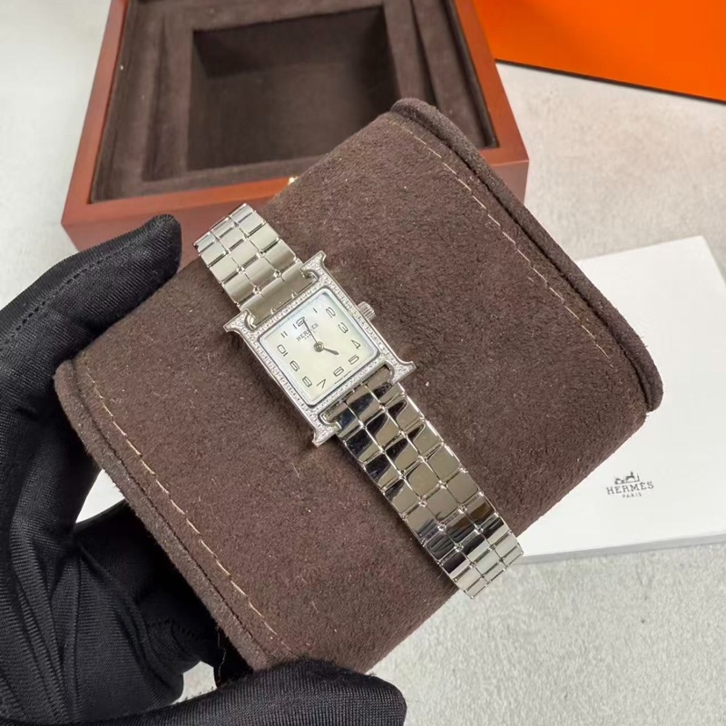 【老錢低調✨適合高品味人士✨價錢優惠】HERMES H系列精鋼貝母盤原鑲鑽女士石英腕表-3