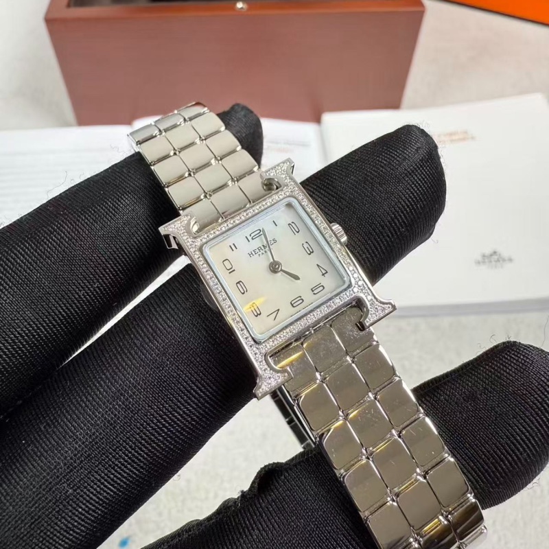 【老錢低調✨適合高品味人士✨價錢優惠】HERMES H系列精鋼貝母盤原鑲鑽女士石英腕表-6
