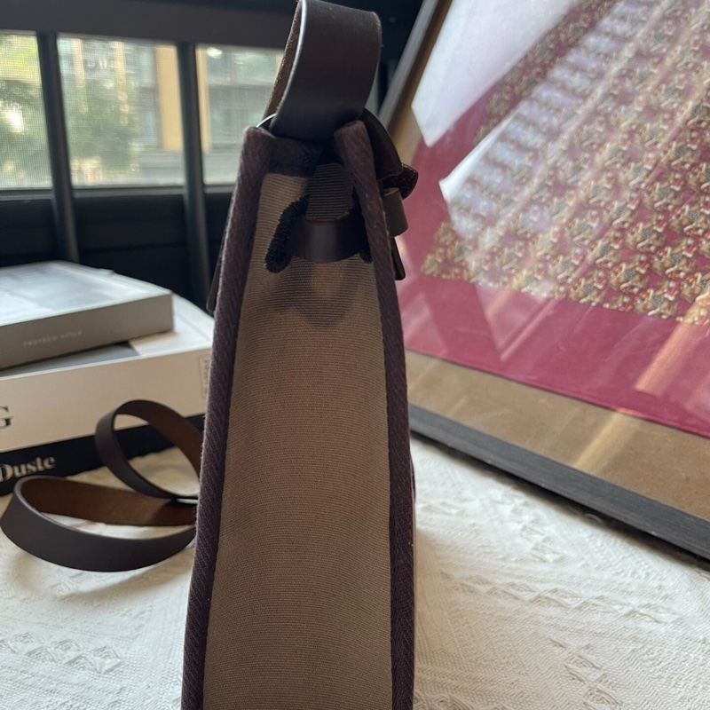 【低價撿漏❗️買到就是賺到❗️經典不過時】Hermes 中古 mini herbag背包 herbag 20 mini 烏木色 銀扣 單袋-4