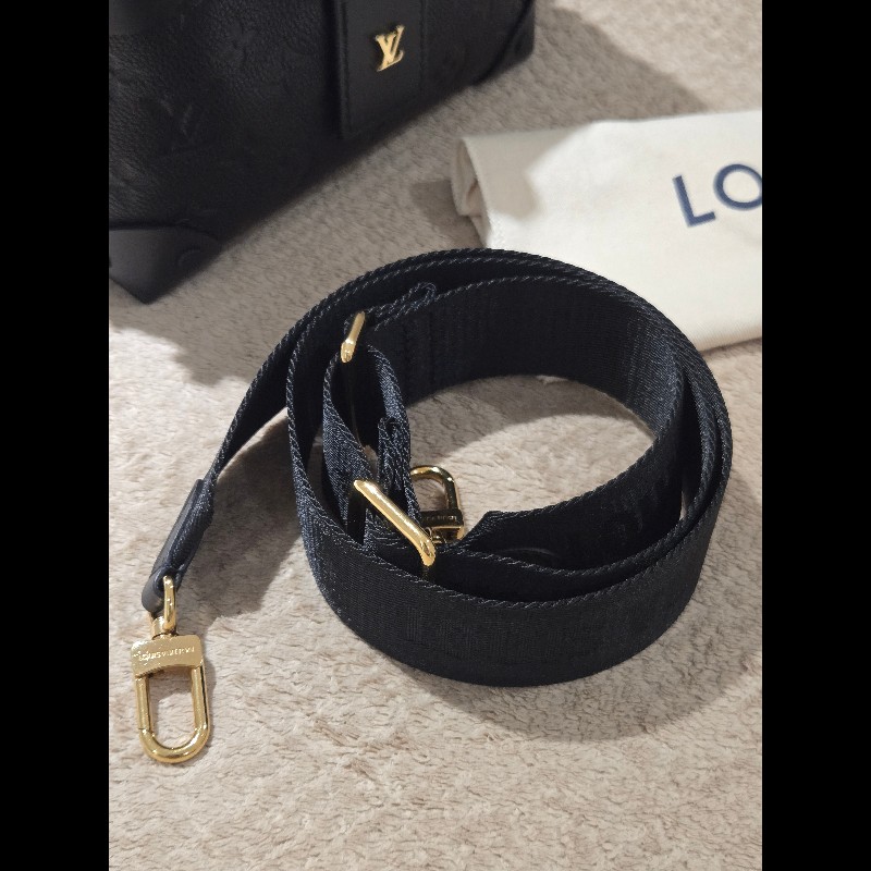 LV 路易威登 Louis Vuitton Petite Malle Souple 黑壓紋 軟皮小硬箱 雙背帶 復古箱包-31