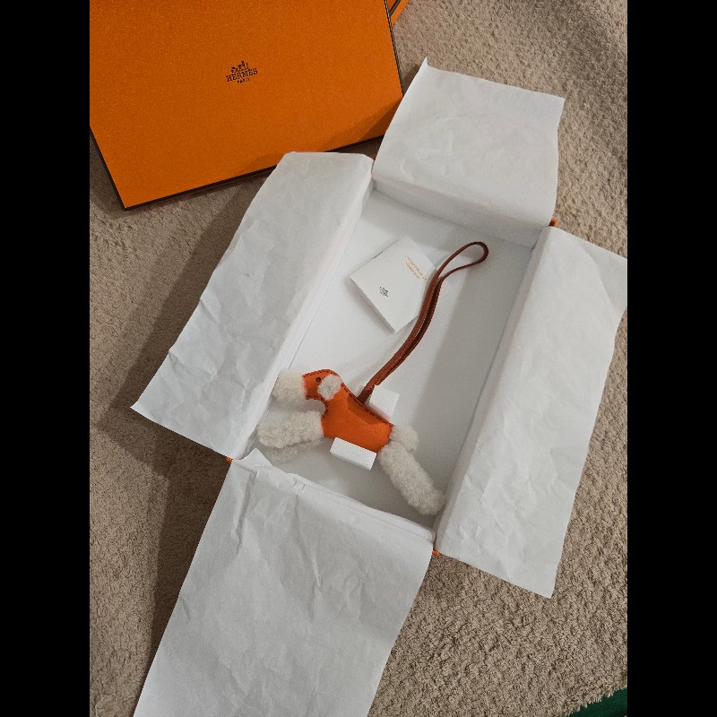 愛馬仕 Hermes Budy charm 橘色 狗狗 吊飾-22