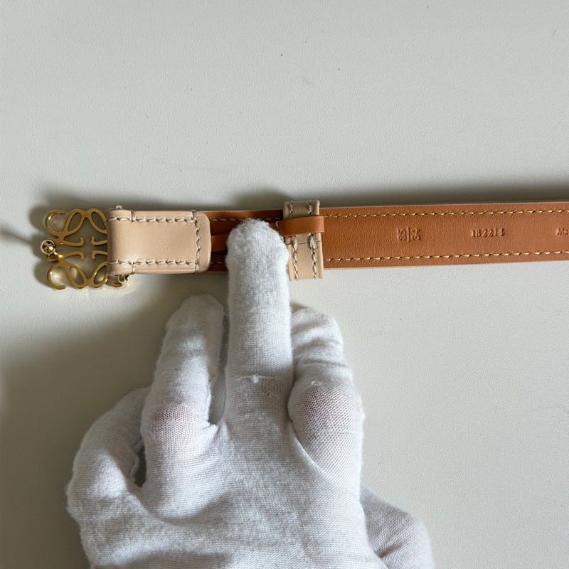 914intheair精品代購『全新閒置』Loewe 經典品牌logo奶茶色小牛皮腰帶/皮帶 85-16