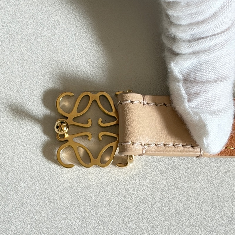 914intheair精品代購『全新閒置』Loewe 經典品牌logo奶茶色小牛皮腰帶/皮帶 85-17