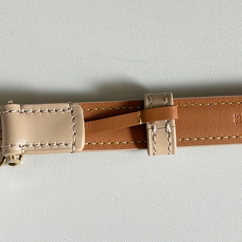 914intheair精品代購『全新閒置』Loewe 經典品牌logo奶茶色小牛皮腰帶/皮帶 85-18
