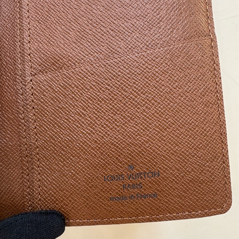 LV 老花字紋對開長夾 內裡有拉鏈款-4