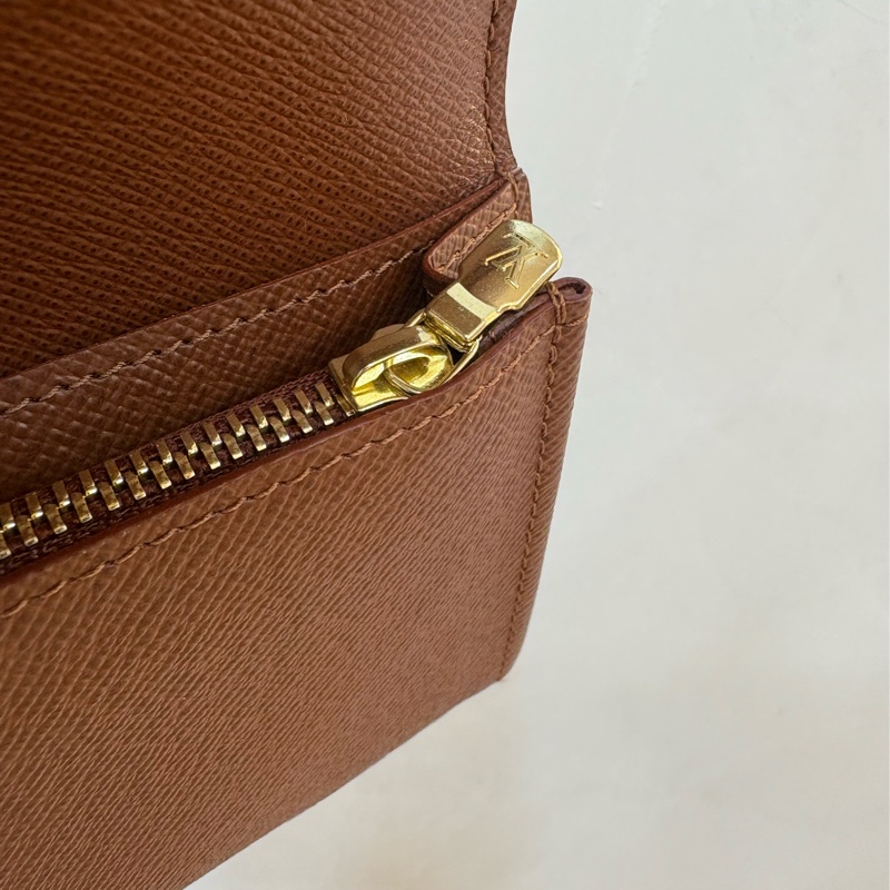 LV 老花字紋對開長夾 內裡有拉鏈款-6