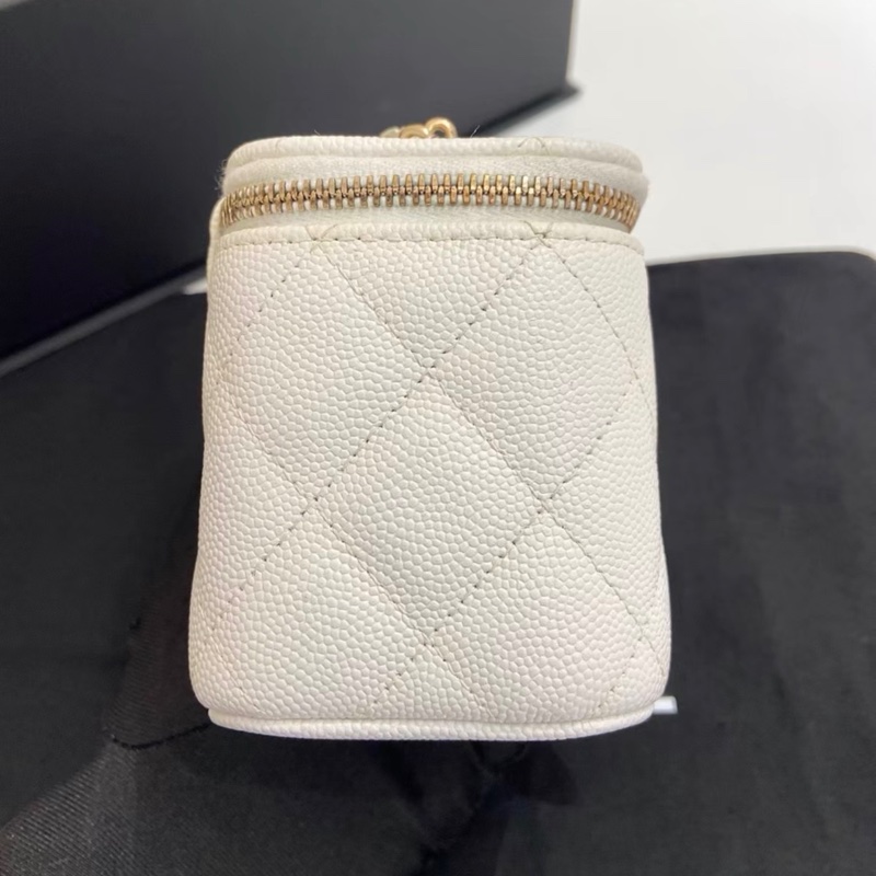 【97新 ✨ 全網最低價!】Chanel香奈兒 白色金扣 荔枝牛皮 化妝盒 方盒子 有鏡子(下單前先詢問庫存❗️)-3