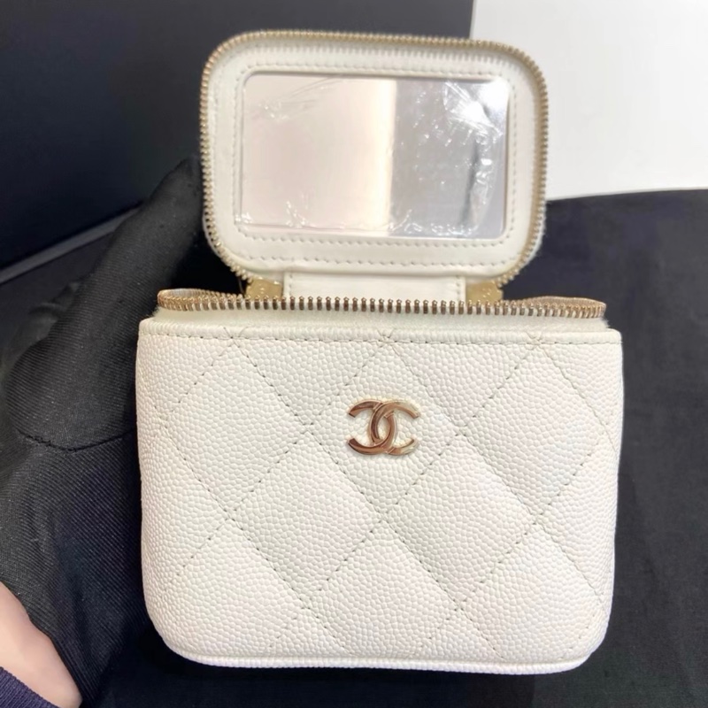 【97新 ✨ 全網最低價!】Chanel香奈兒 白色金扣 荔枝牛皮 化妝盒 方盒子 有鏡子(下單前先詢問庫存❗️)-6