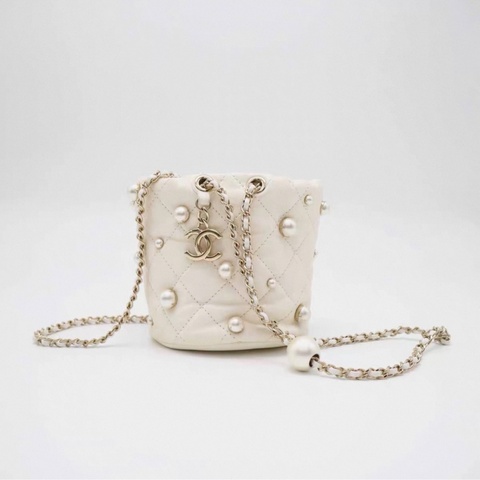 【97新 ✨ 全網最低價！】Chanel奶白珍珠mini水桶單肩包（下單前先詢問庫存❗️）